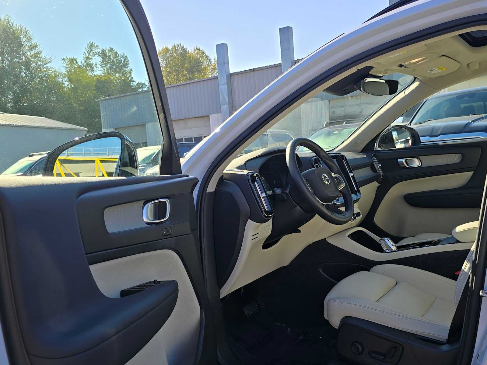 2026 Volvo XC40 Plus