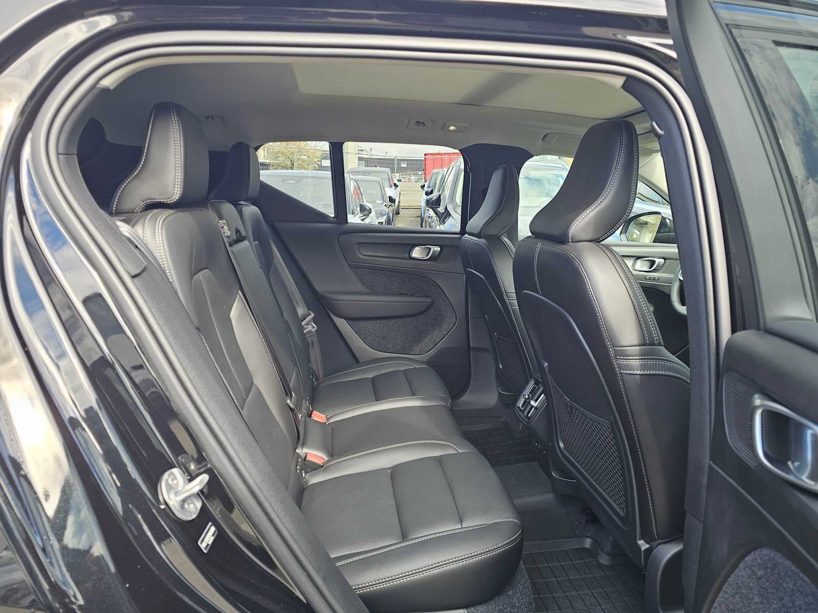 2025 Volvo XC40 Plus Dark Theme