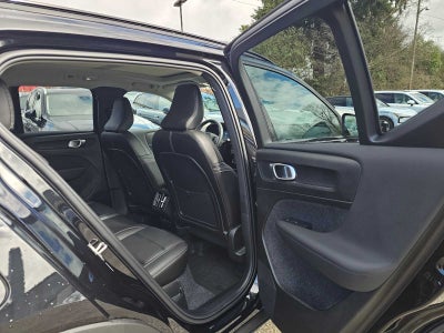 2025 Volvo XC40 Plus Dark Theme