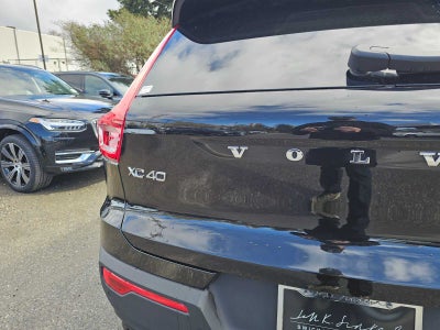 2025 Volvo XC40 Plus Dark Theme