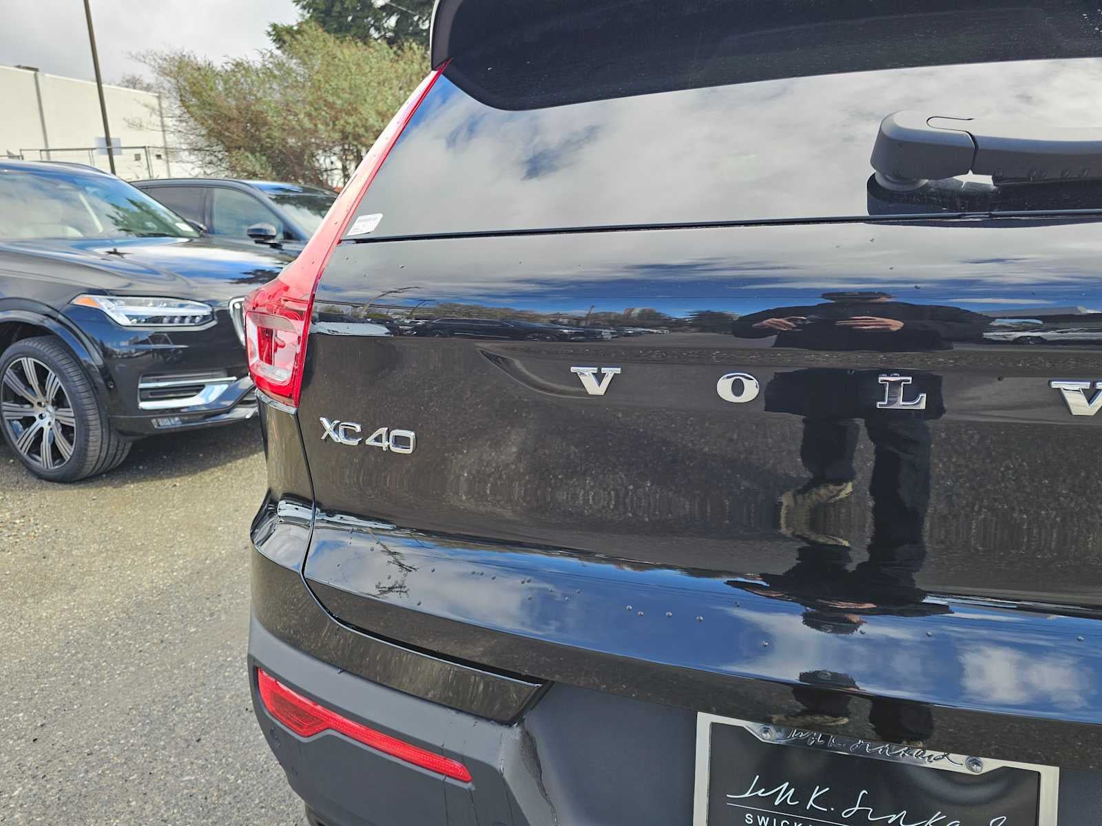 2025 Volvo XC40 Plus Dark Theme