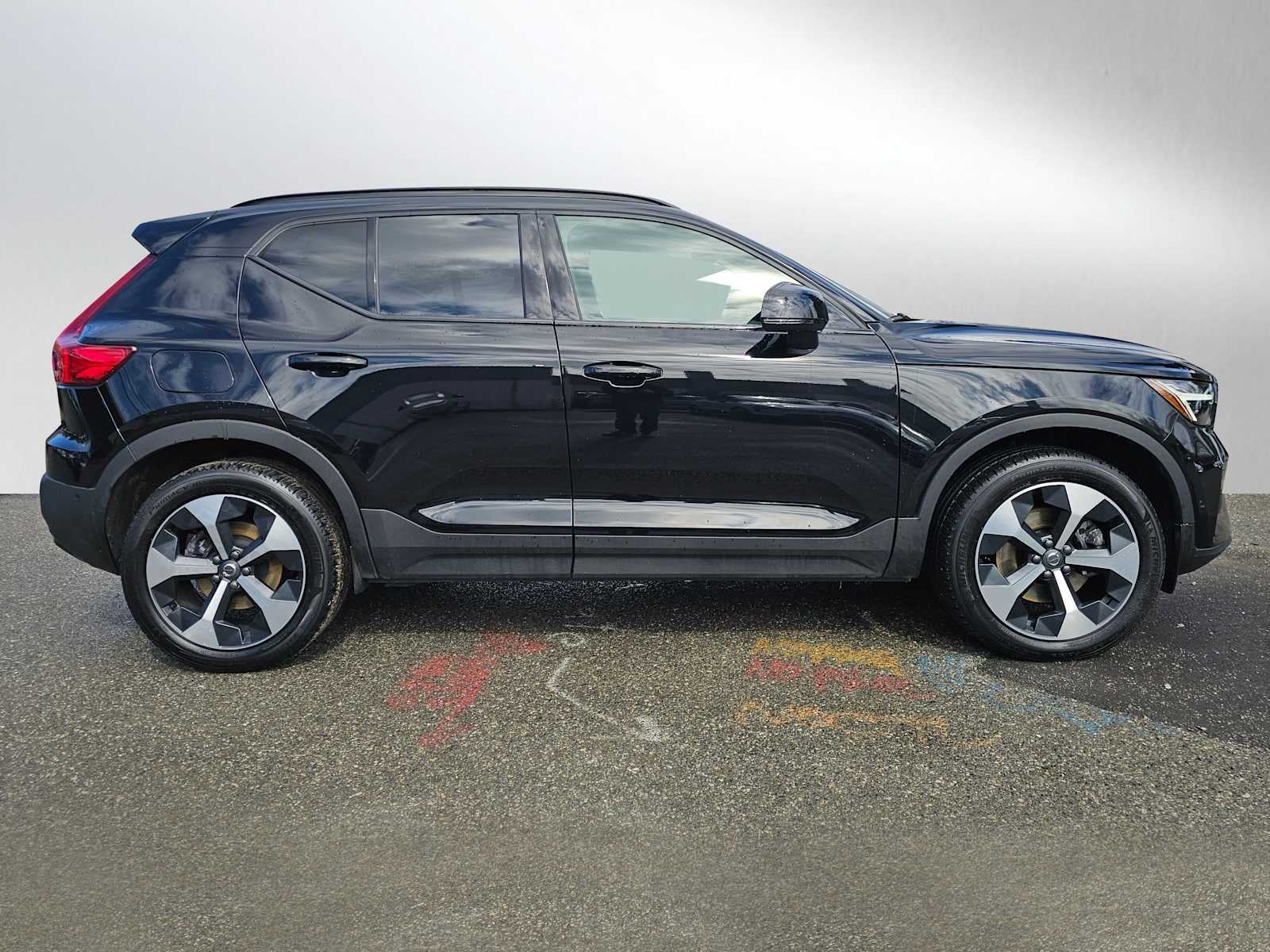 2025 Volvo XC40 Plus Dark Theme