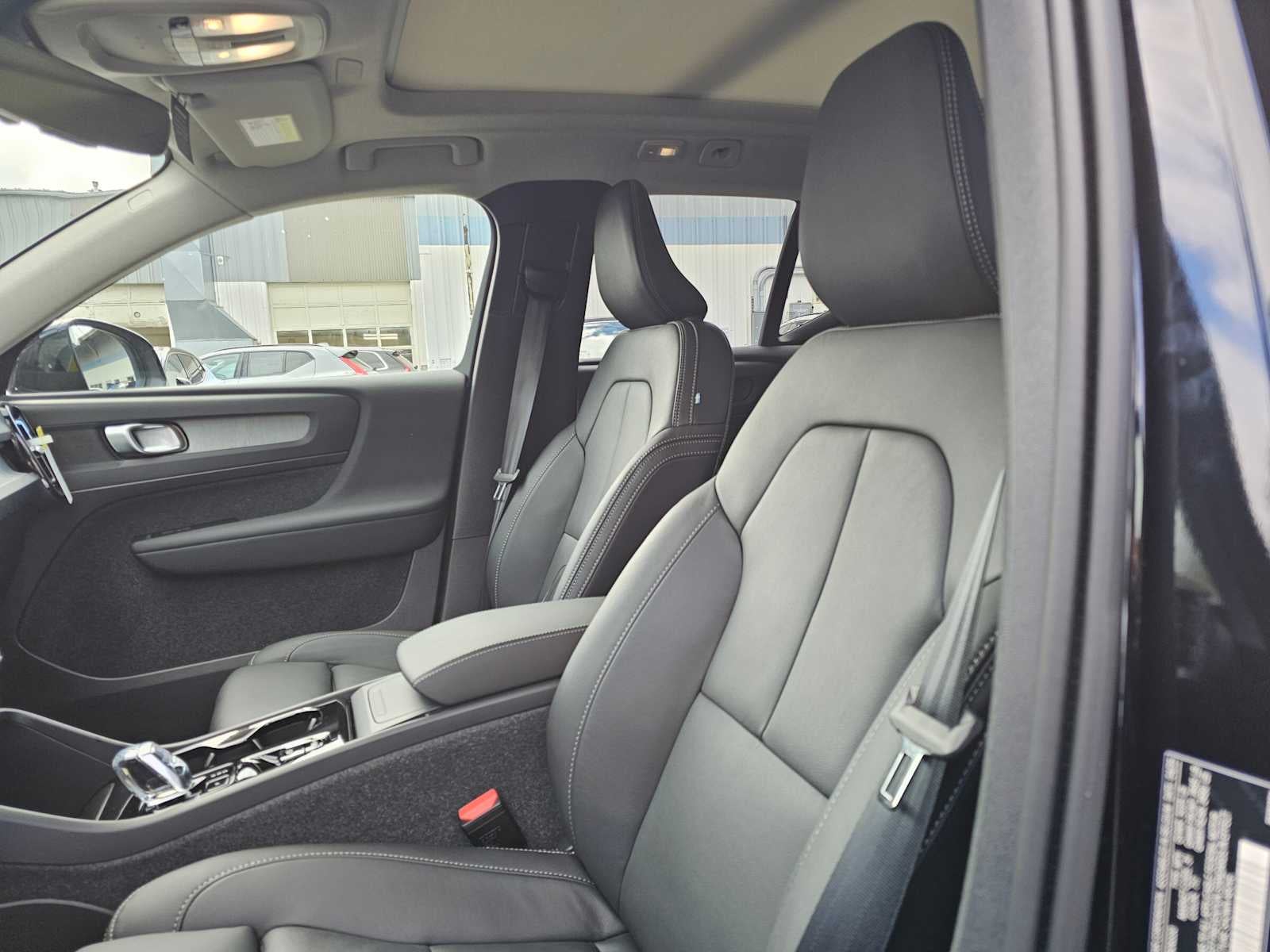 2025 Volvo XC40 Plus Dark Theme