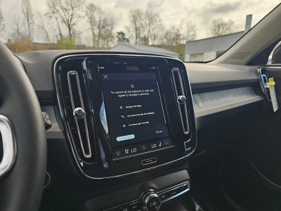 2025 Volvo XC40 Plus Dark Theme