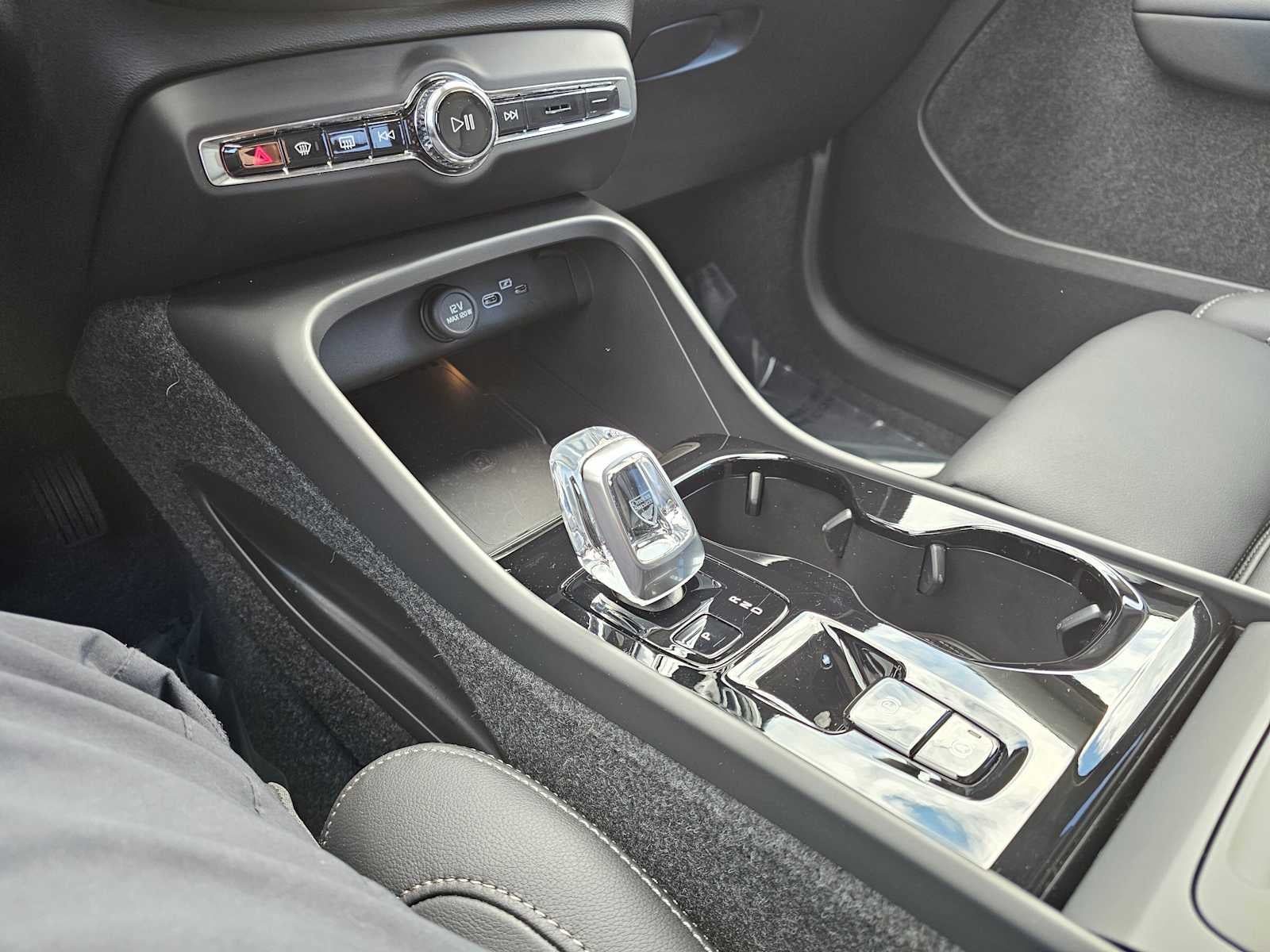 2025 Volvo XC40 Plus Dark Theme