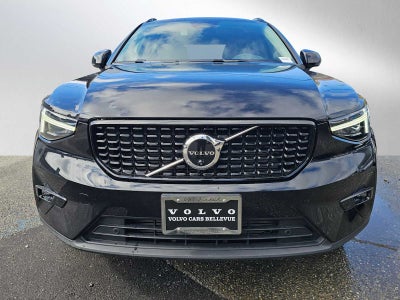 2025 Volvo XC40 Plus Dark Theme