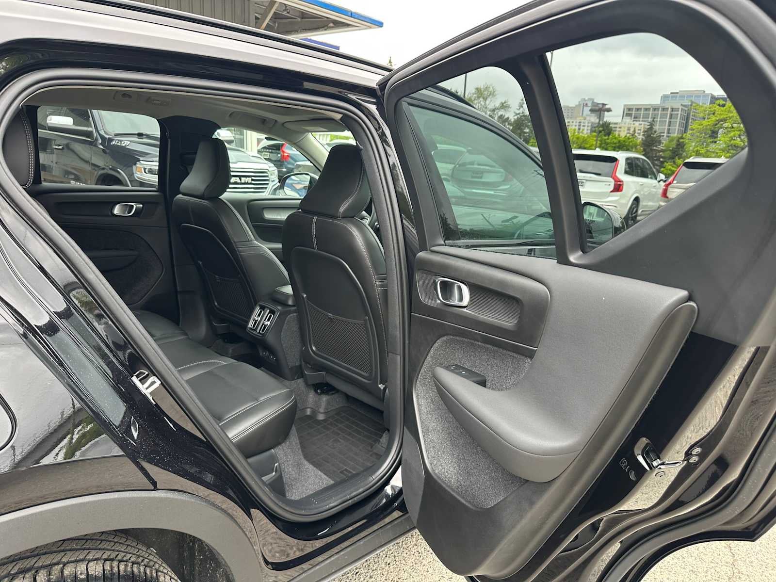 2025 Volvo XC40 Plus Dark Theme