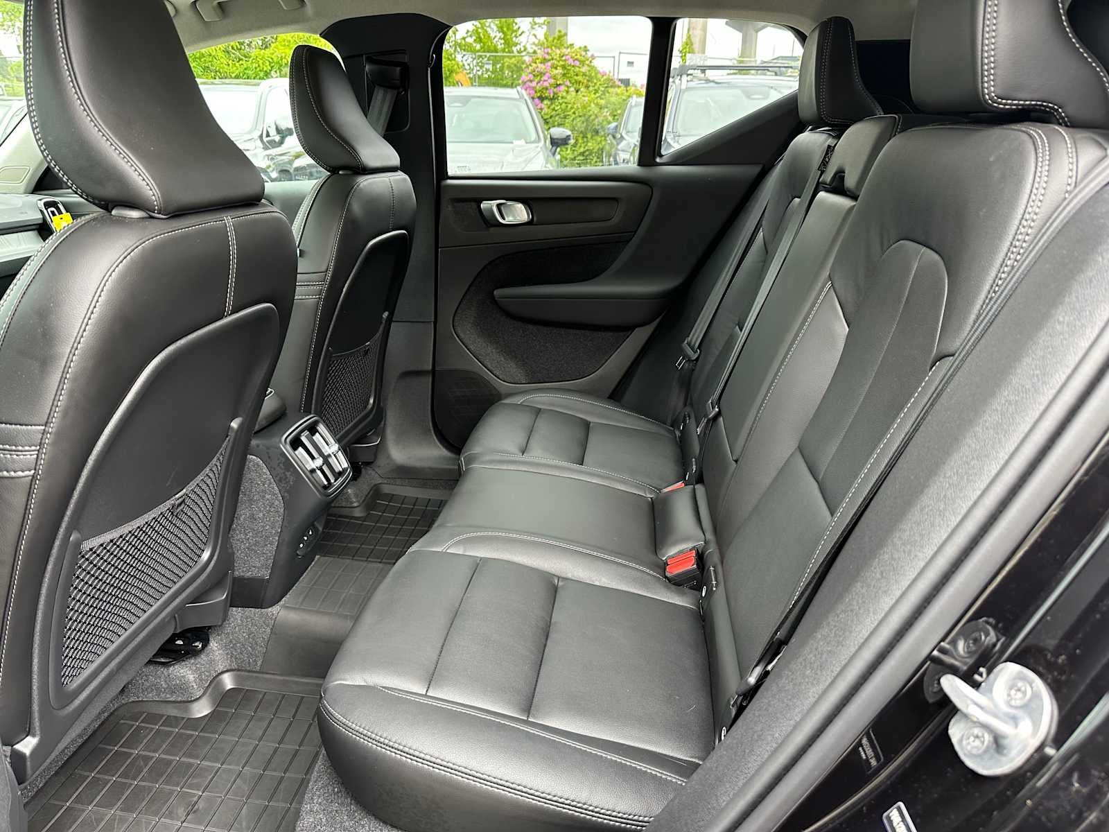 2025 Volvo XC40 Plus Dark Theme