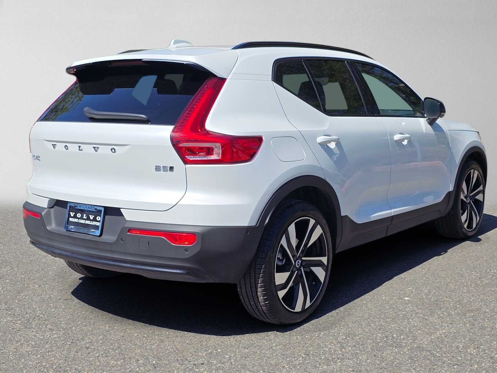 2026 Volvo XC40 Plus