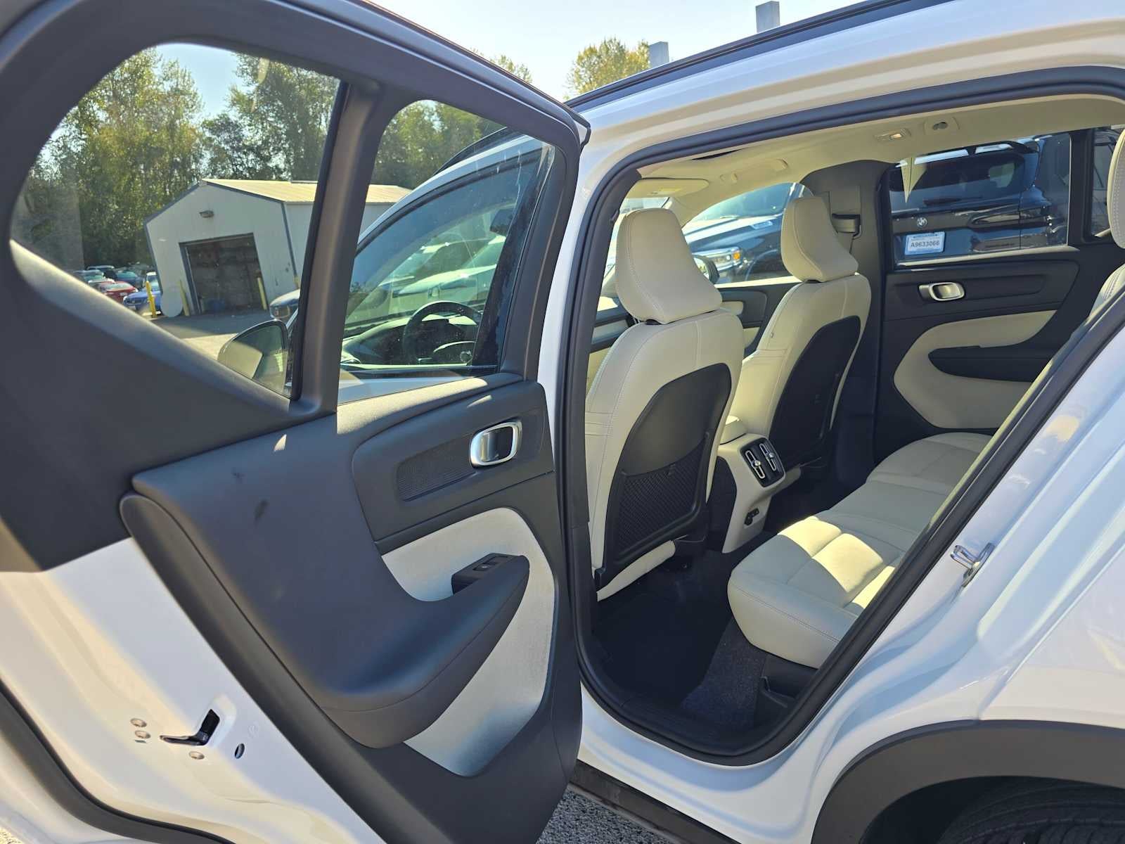2026 Volvo XC40 Plus