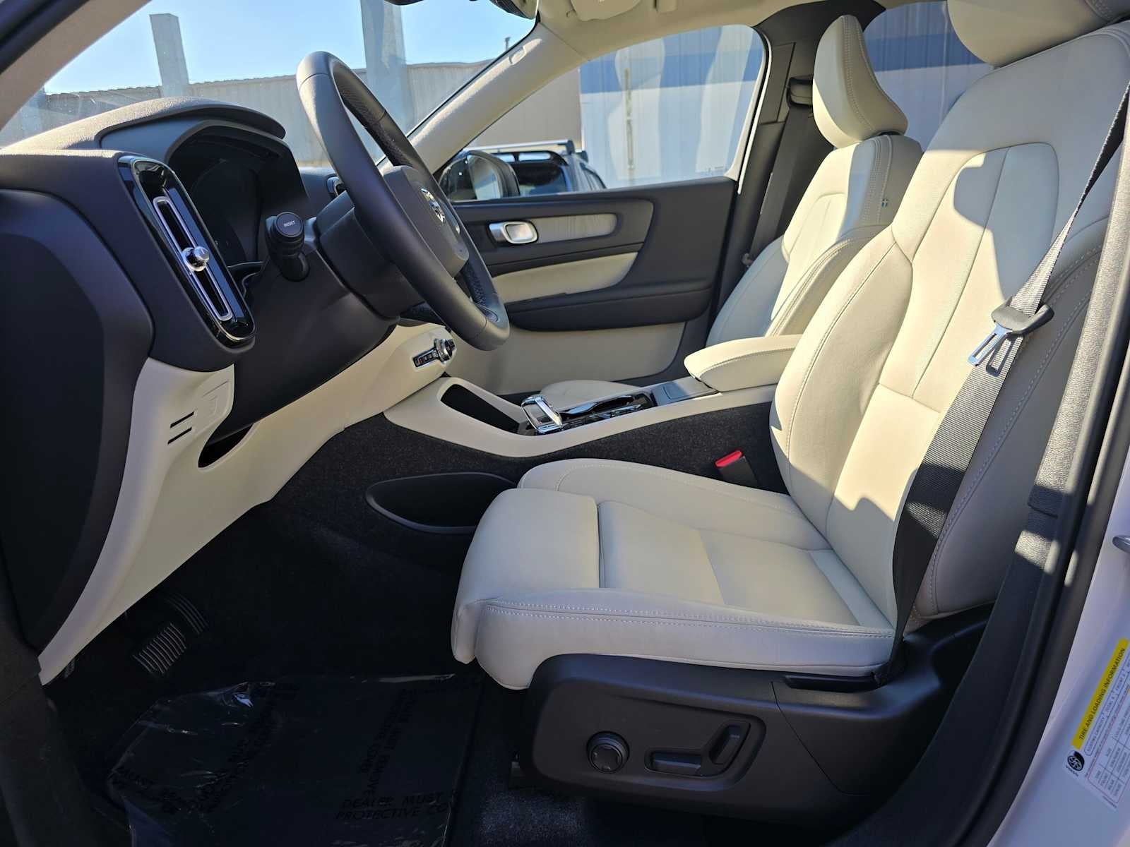 2026 Volvo XC40 Plus