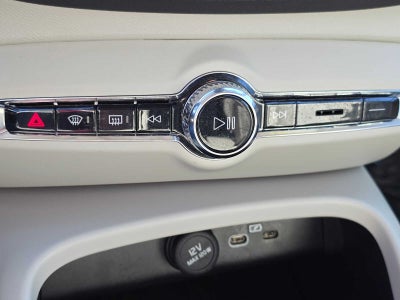 2026 Volvo XC40 Plus