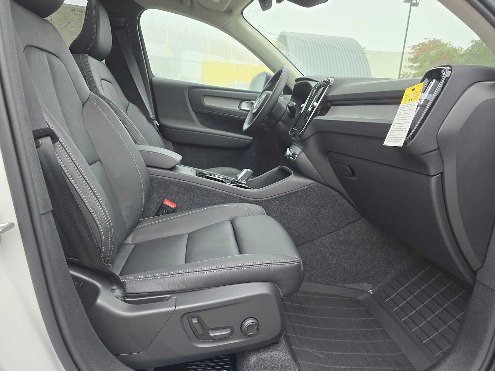 2026 Volvo XC40 Plus