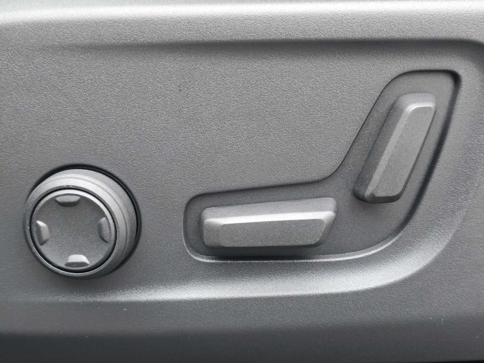 2026 Volvo XC40 Plus