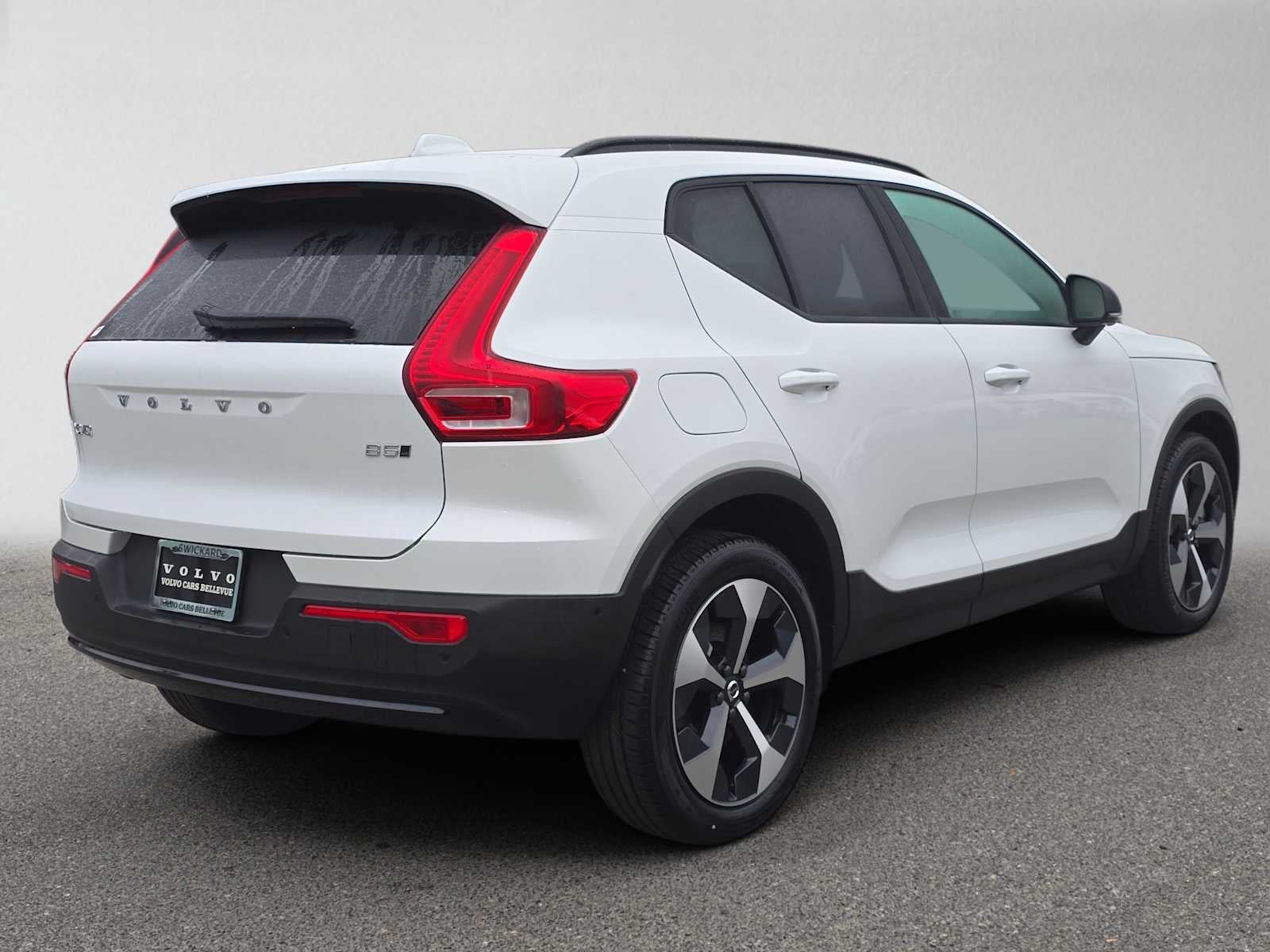 2026 Volvo XC40 Plus