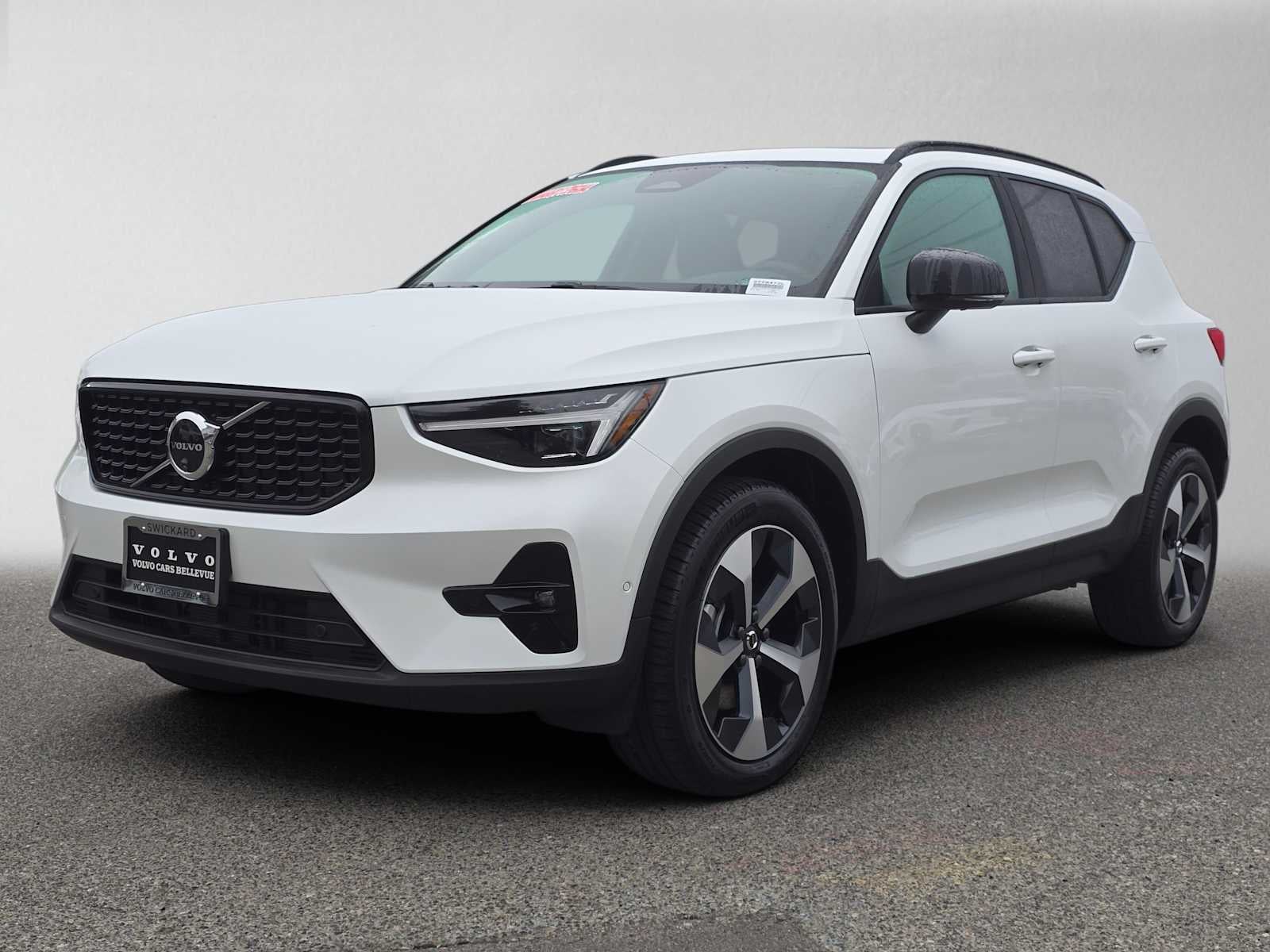 2026 Volvo XC40 Plus