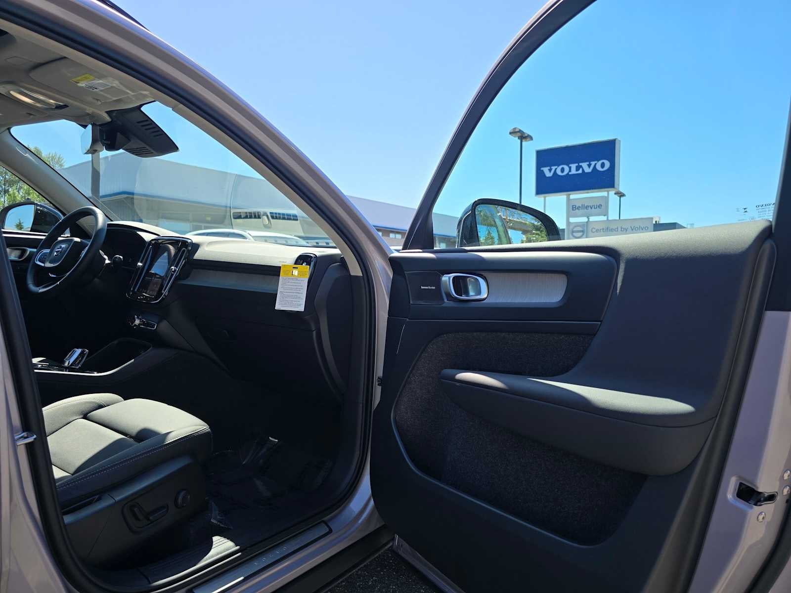 2026 Volvo XC40 Plus