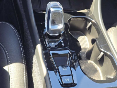 2026 Volvo XC40 Plus