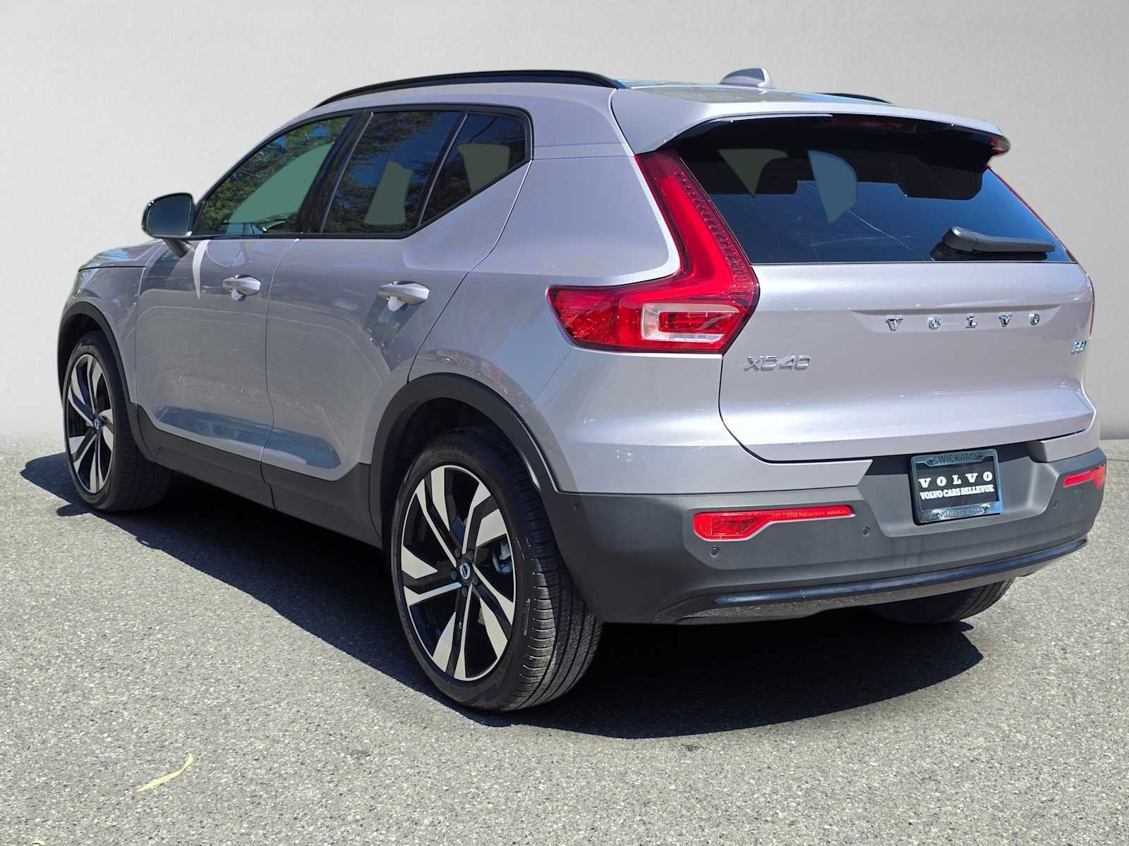 2026 Volvo XC40 Plus