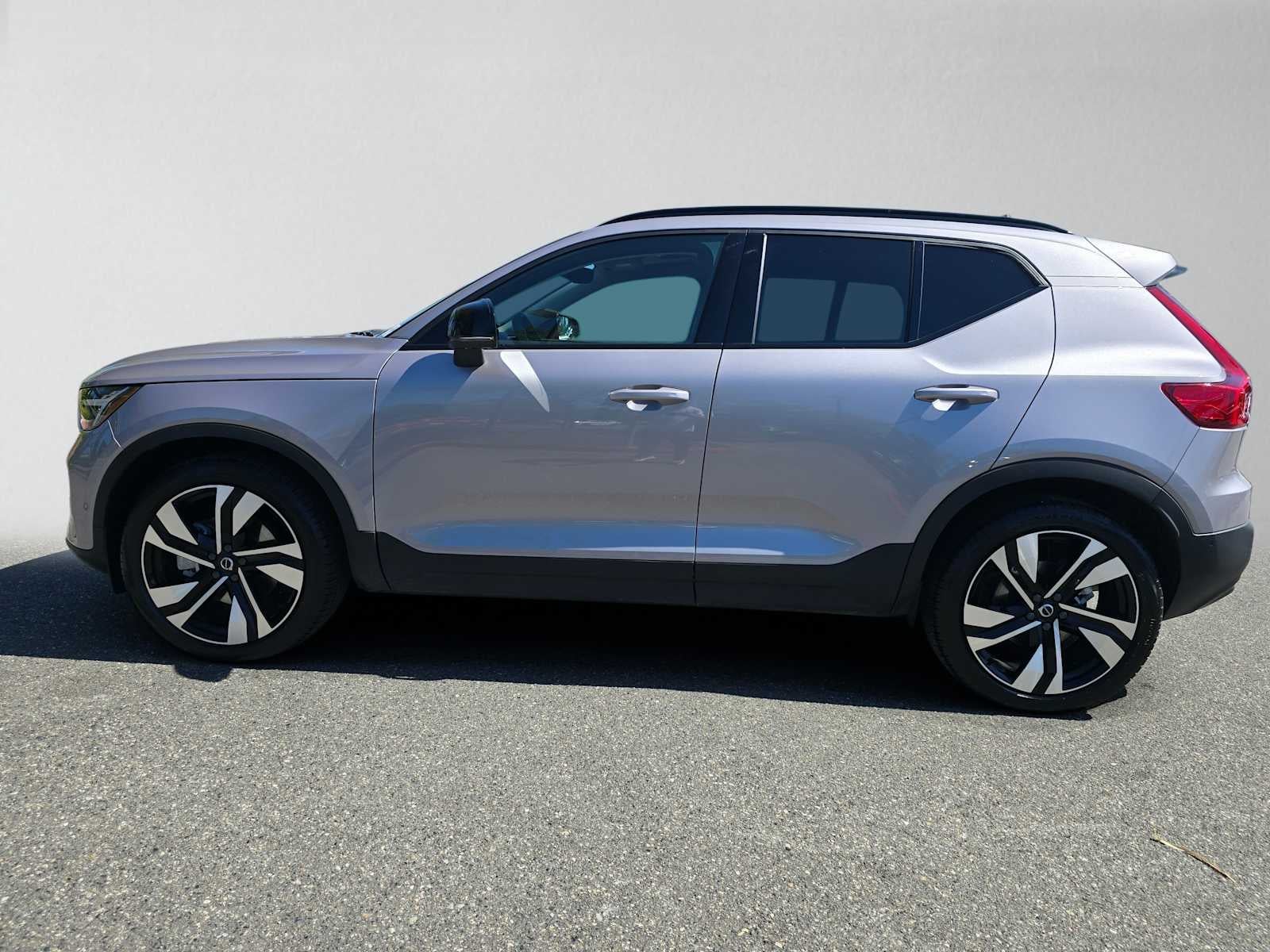 2026 Volvo XC40 Plus