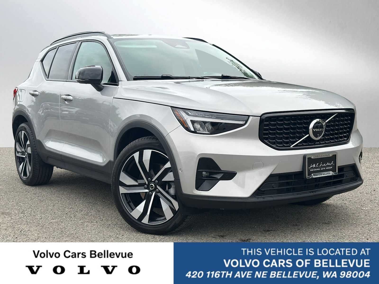 2025 Volvo XC40 Plus Dark Theme