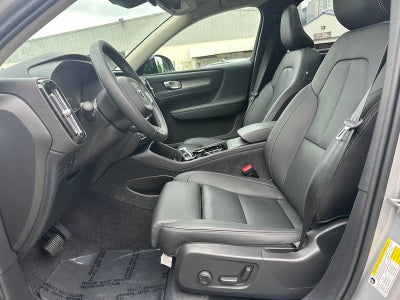 2025 Volvo XC40 Plus Dark Theme