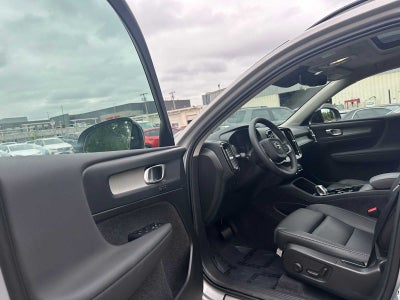 2025 Volvo XC40 Plus Dark Theme