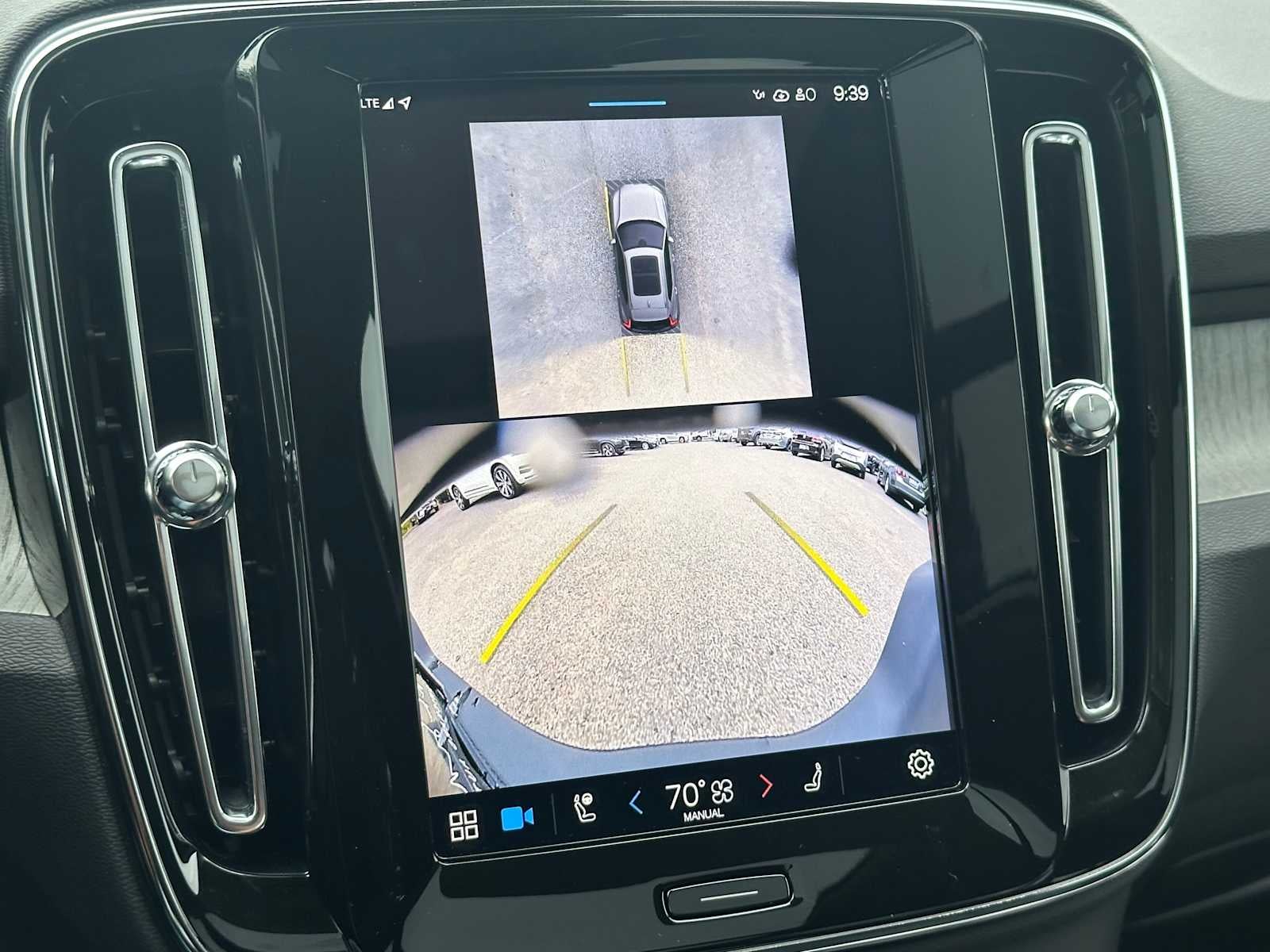 2025 Volvo XC40 Plus Dark Theme