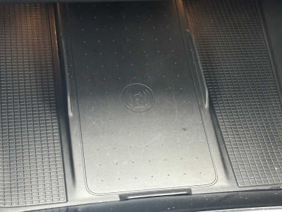 2025 Volvo XC40 Plus Dark Theme