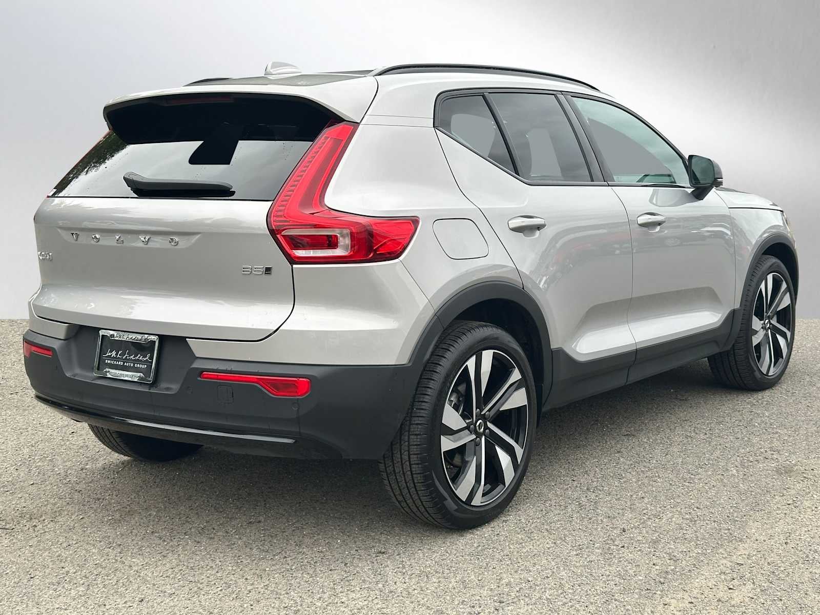2025 Volvo XC40 Plus Dark Theme