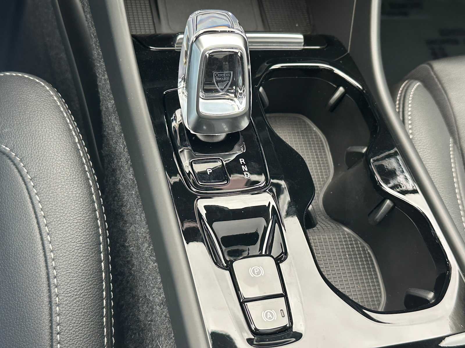 2025 Volvo XC40 Plus Dark Theme