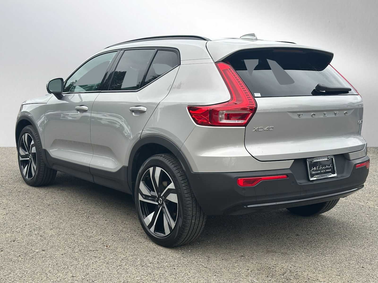 2025 Volvo XC40 Plus Dark Theme