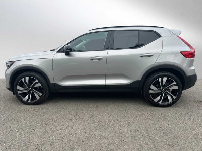2025 Volvo XC40 Plus Dark Theme