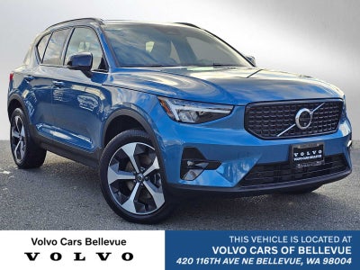 2025 Volvo XC40 Plus Dark Theme