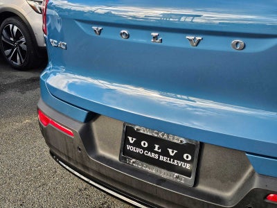 2025 Volvo XC40 Plus Dark Theme