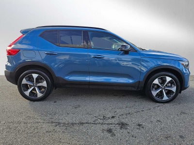 2025 Volvo XC40 Plus Dark Theme