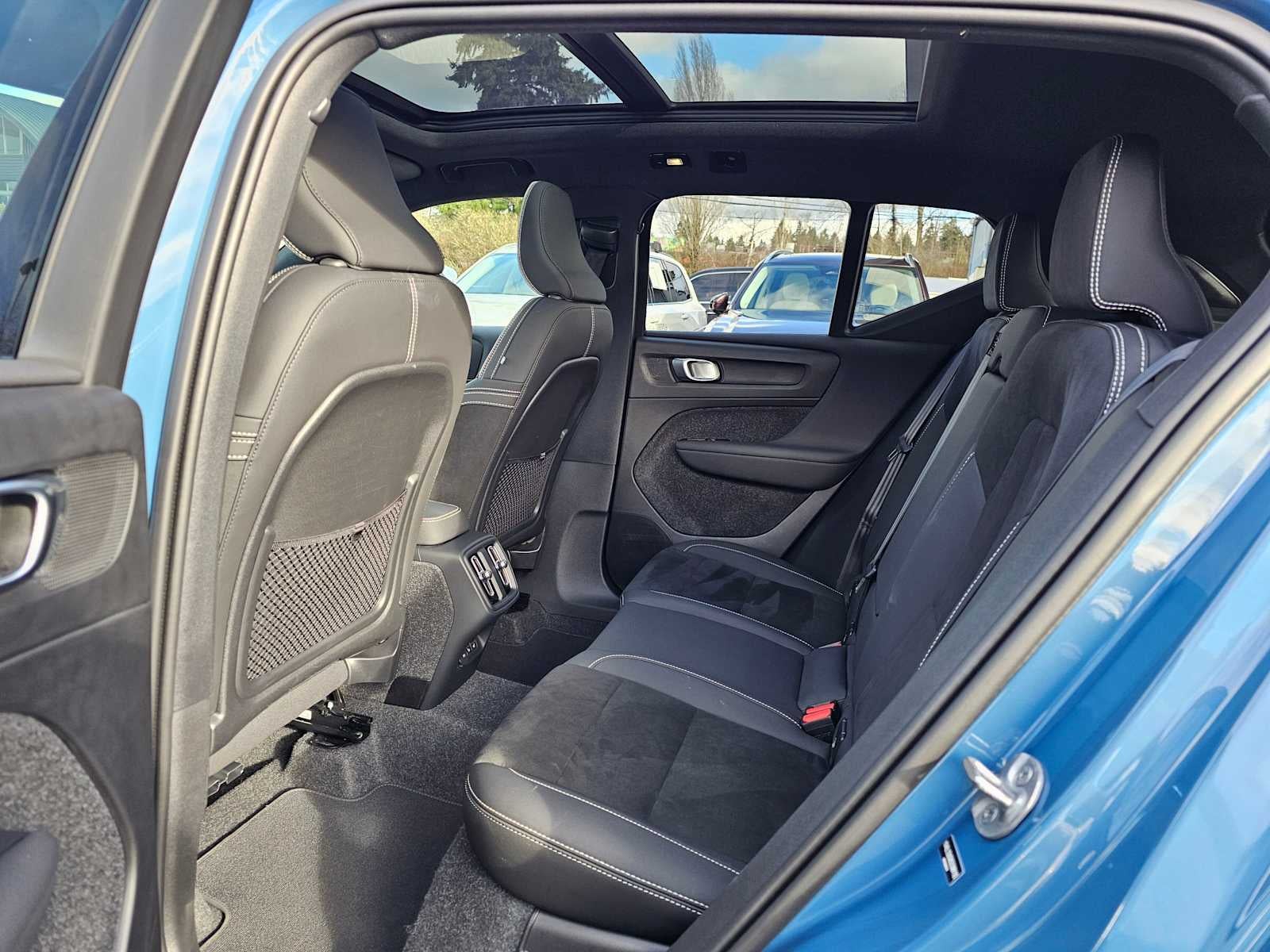 2025 Volvo XC40 Plus Dark Theme