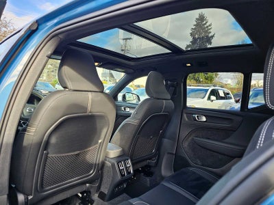 2025 Volvo XC40 Plus Dark Theme