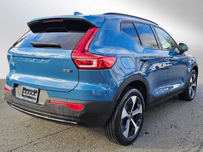 2025 Volvo XC40 Plus Dark Theme