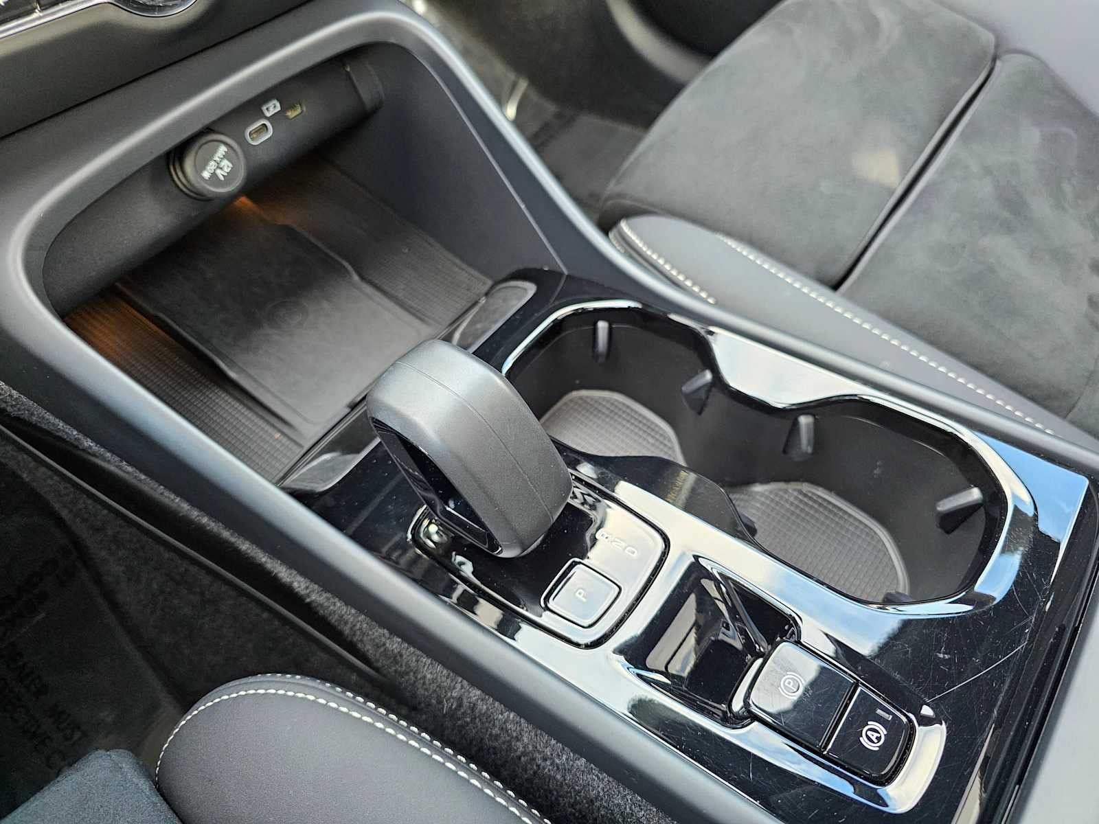 2025 Volvo XC40 Plus Dark Theme