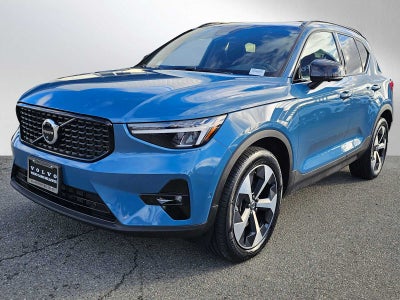 2025 Volvo XC40 Plus Dark Theme