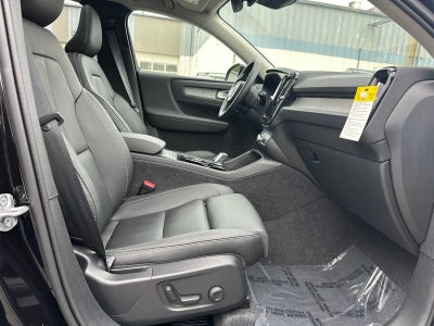 2025 Volvo XC40 Plus Dark Theme