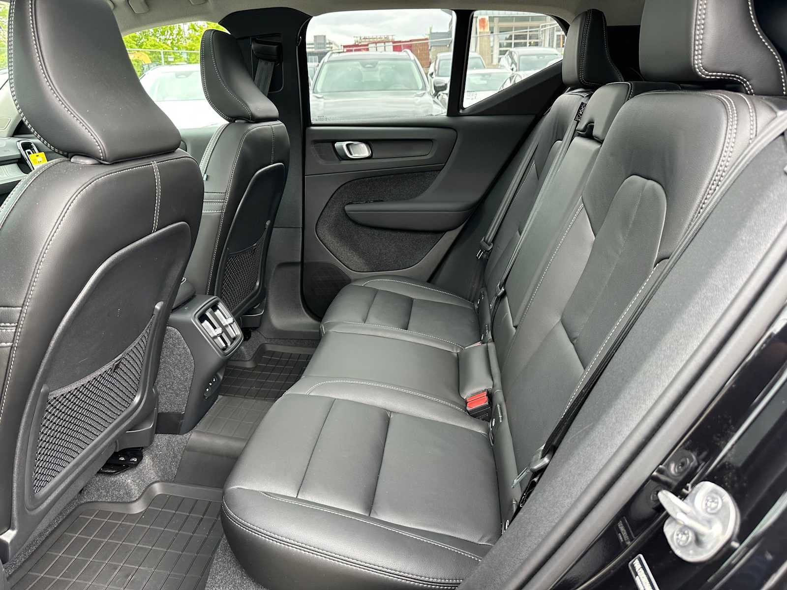 2025 Volvo XC40 Plus Dark Theme