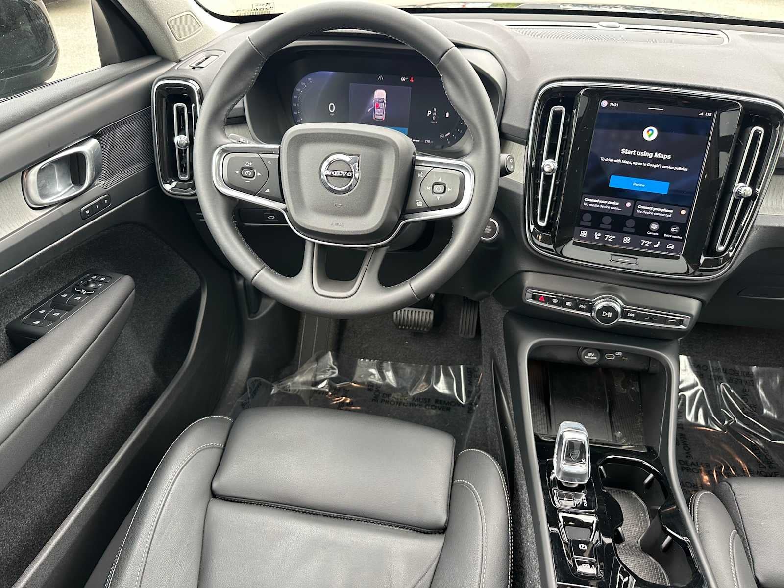 2025 Volvo XC40 Plus Dark Theme