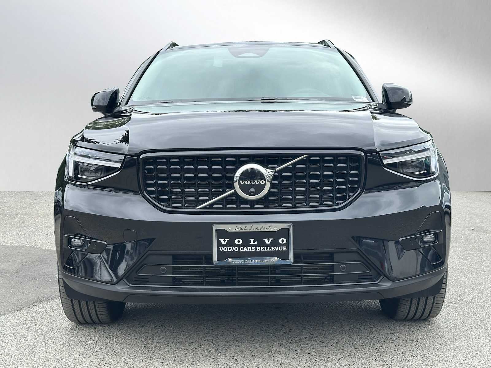 2025 Volvo XC40 Plus Dark Theme