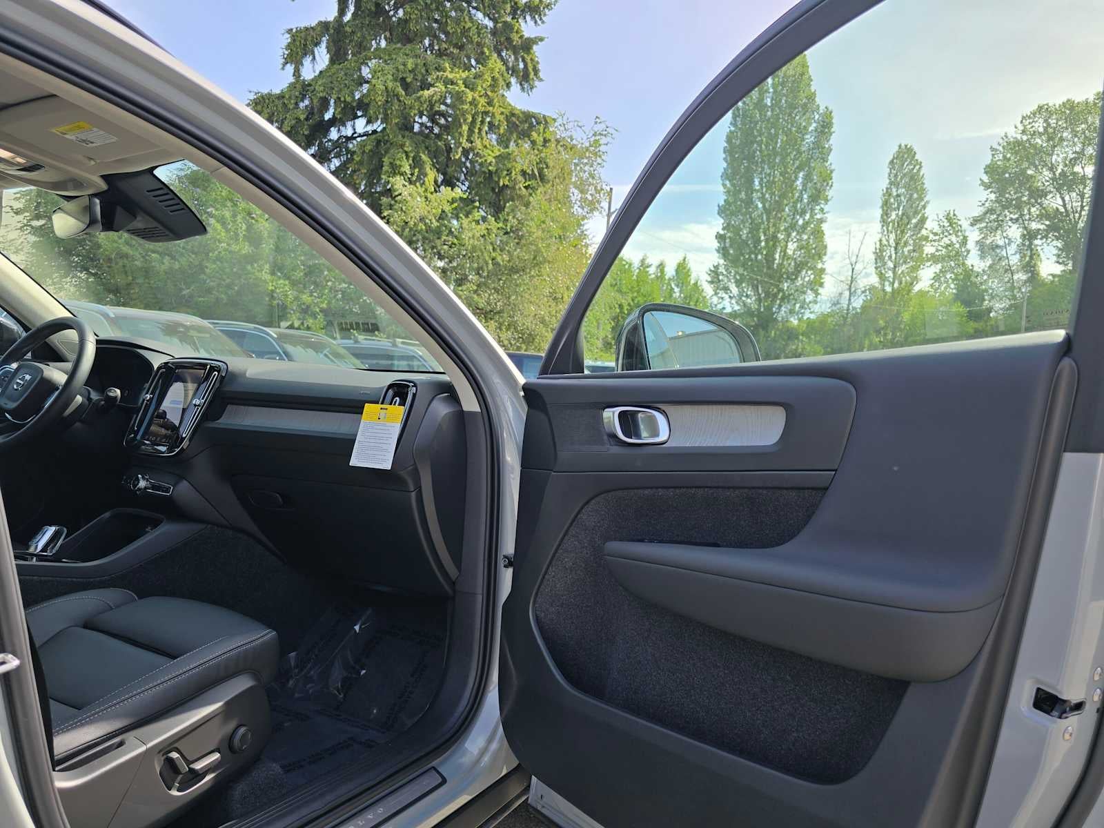 2026 Volvo XC40 Plus