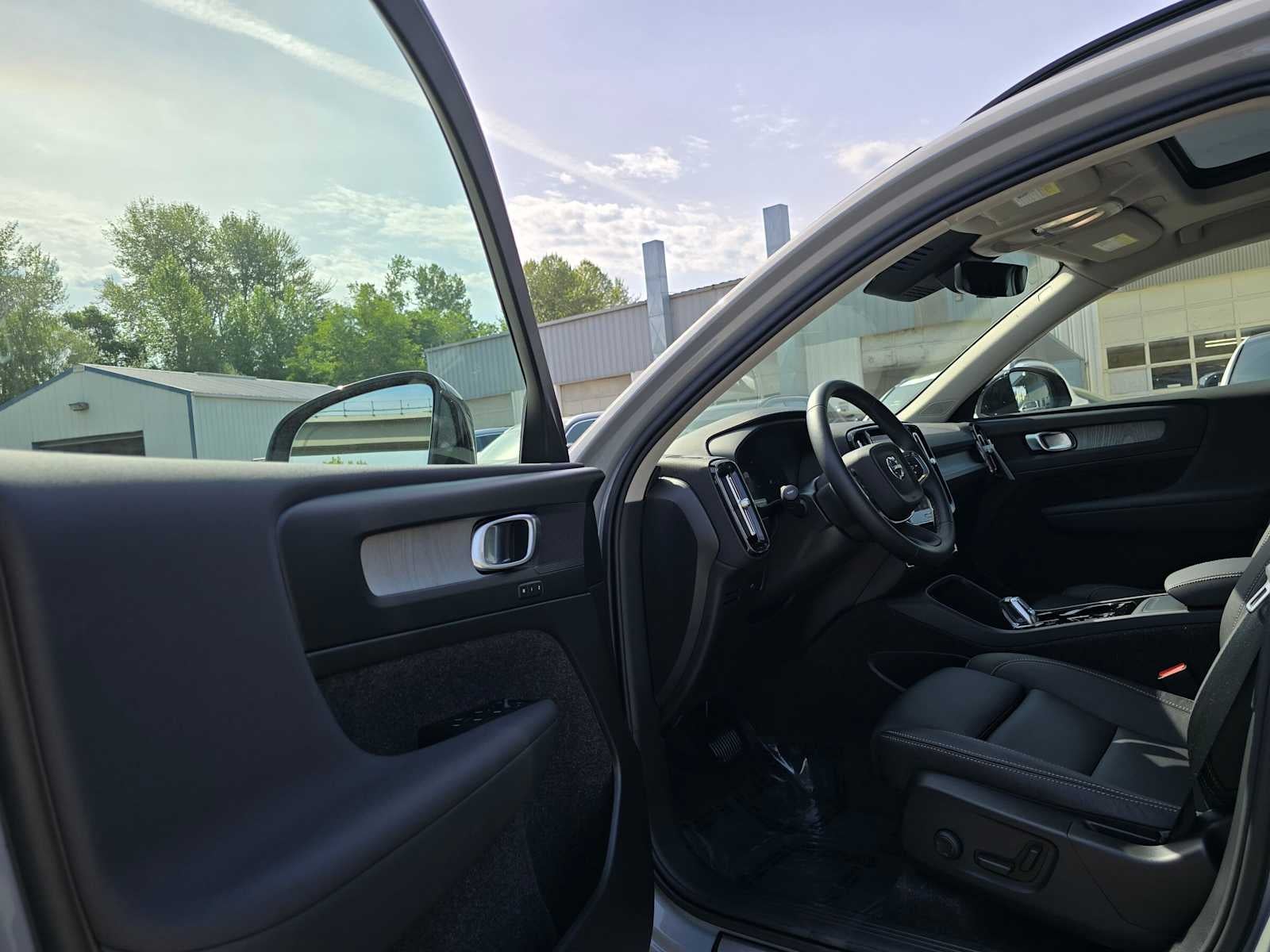 2026 Volvo XC40 Plus