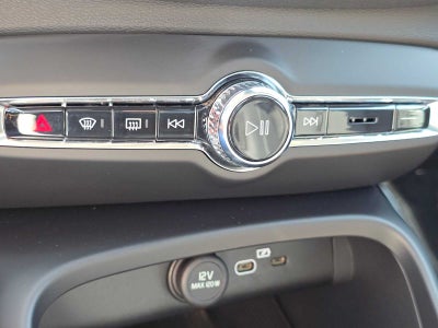 2026 Volvo XC40 Plus