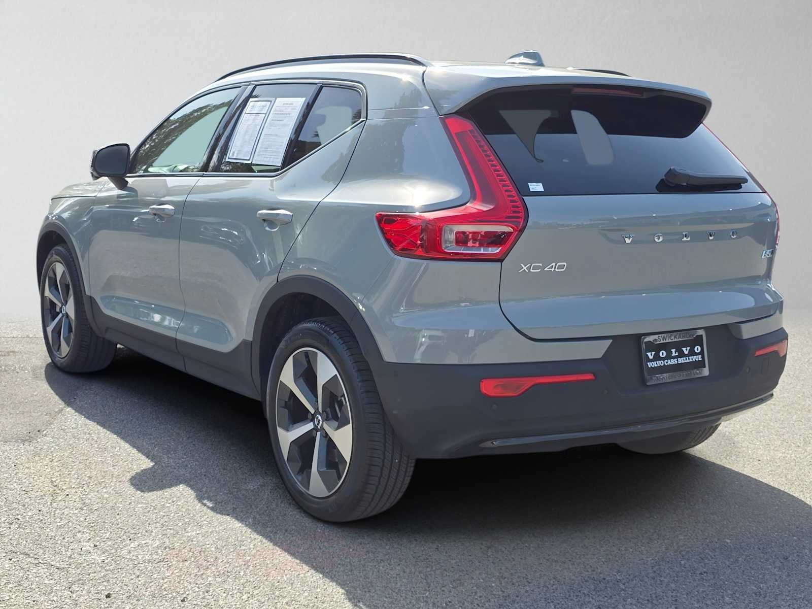 2026 Volvo XC40 Plus