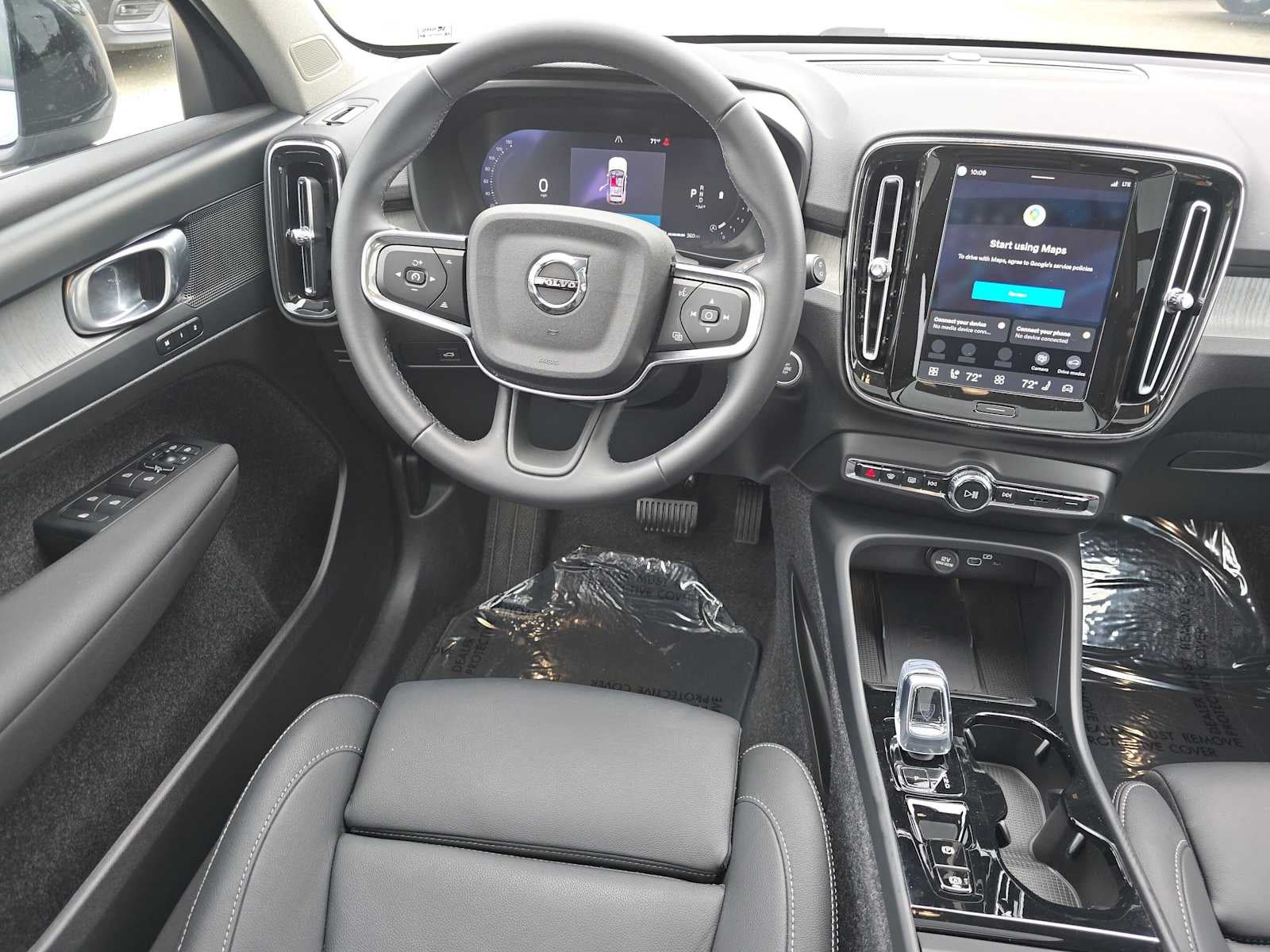 2026 Volvo XC40 Plus